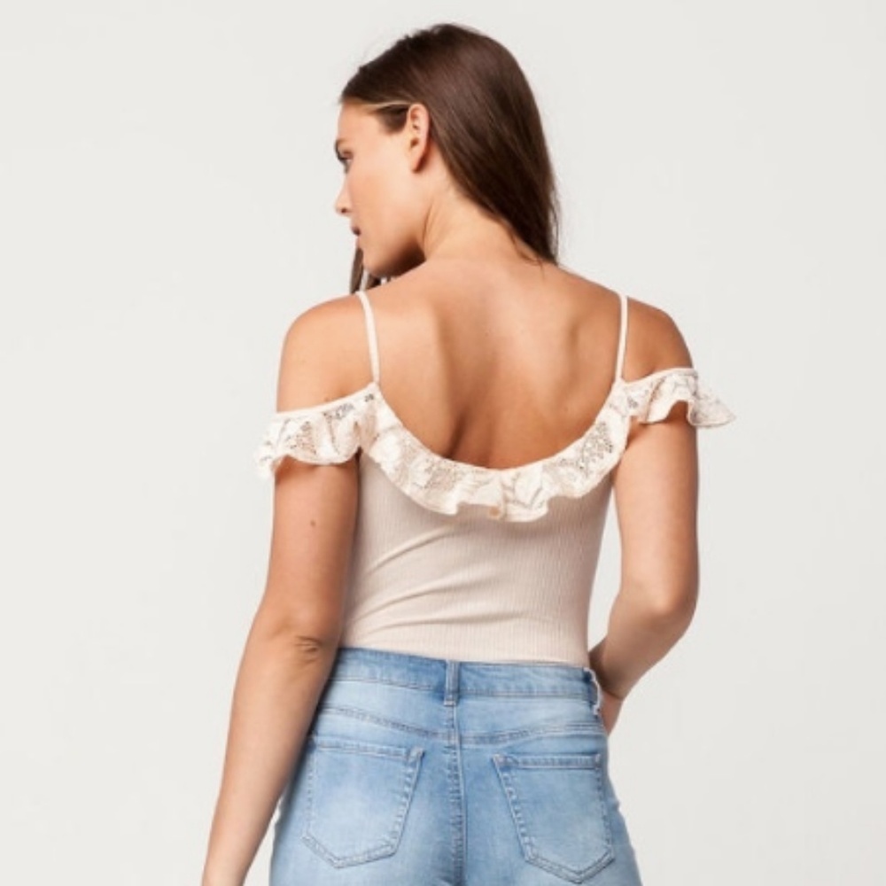 H.I.P. Lace Ruffle Rib Bodysuit - Picture 5 of 6